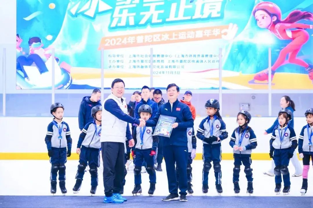 冰上绽放青春！华四学子闪耀2025全国花样滑冰俱乐部联赛！