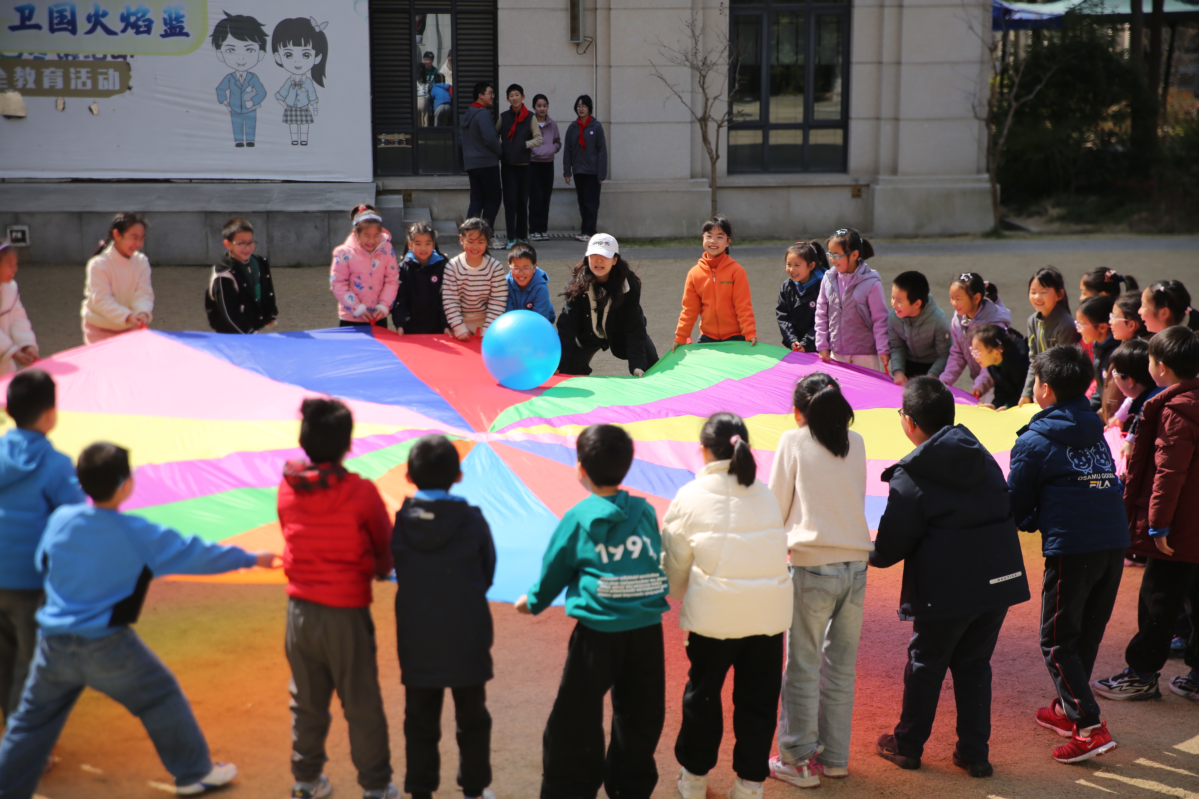 春风有信， 吹开活力两小时的画卷——华四小学部综合体育活动两小时精彩呈现
